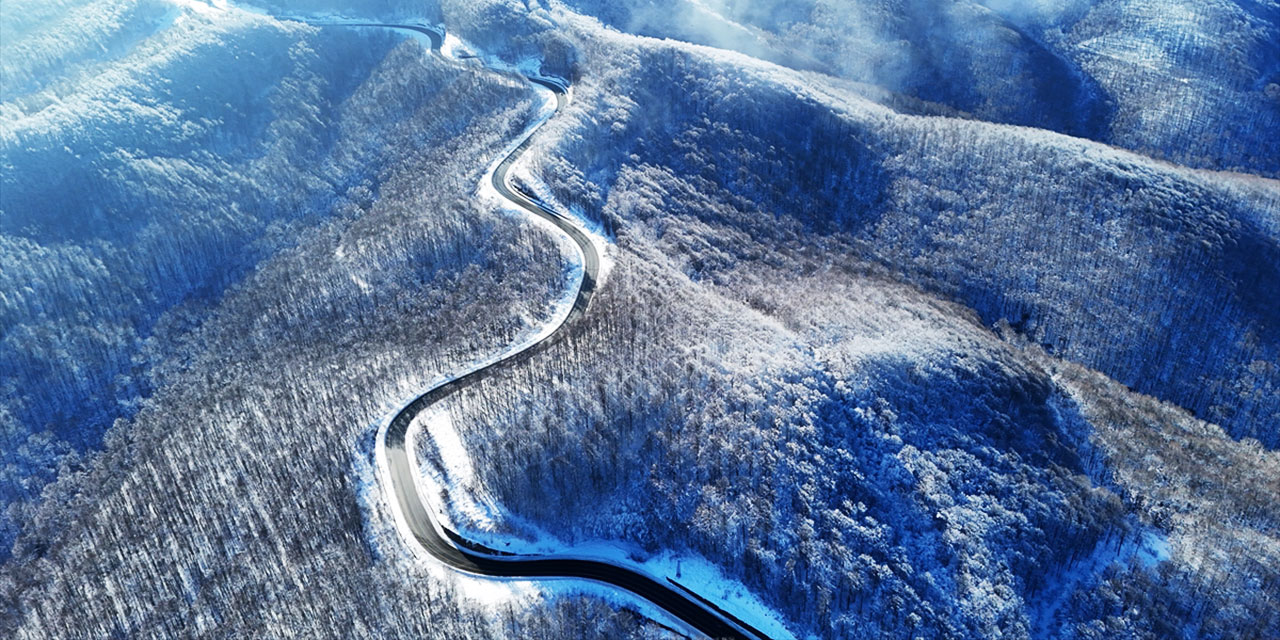 Beyaz rahmetle kaplanan Yıldız Dağları