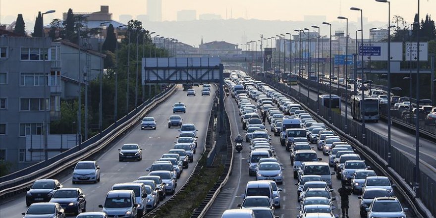Yollarda bayram yoğunluğu başladı