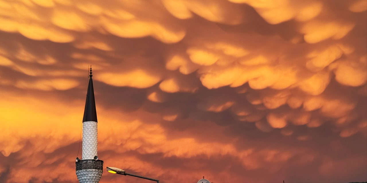 Fethiye'de sağanağın ardından gökyüzünde 'Mammatus Bulutları' yaratıldı