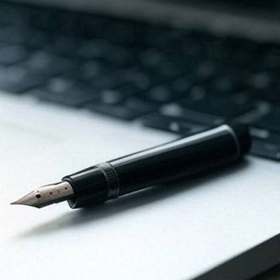 Kaybolup gitmekten yazmak(la) koruyor beni