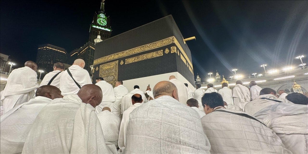 Kabe'de sabah namazı heyecanı