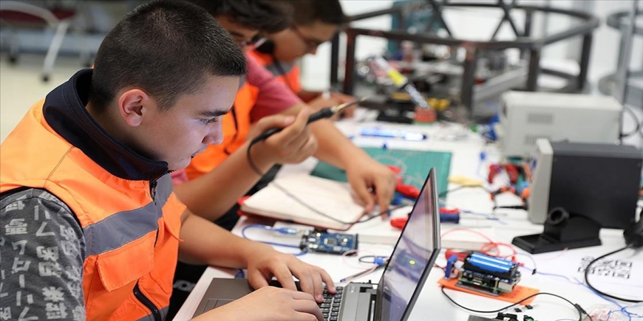 Geçen yıl en fazla istihdamın gerçekleştiği meslekler: Üniversite okumaya gerek yok!