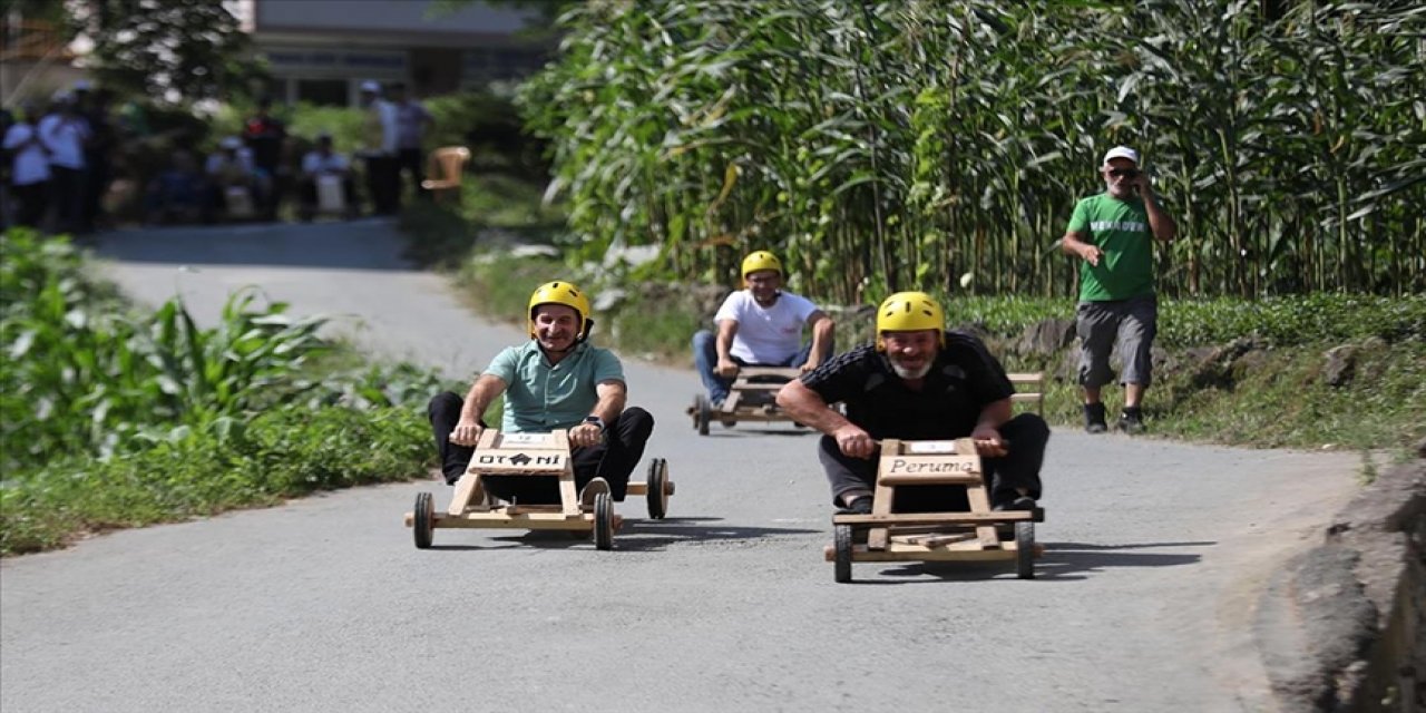 Rize'de tahta arabalar 'Laz Ralli'de yarıştı