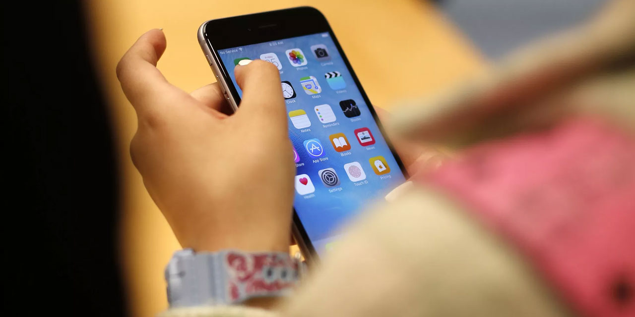 Belçika'da okullarda cep telefonu yasağı 2025-2026'da yürürlüğe giriyor