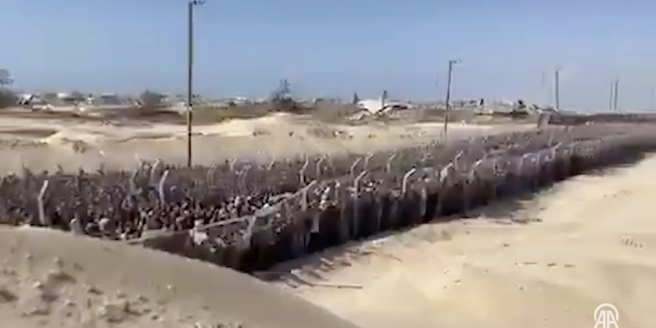 Gazzelilere yardım ederken bile zulmediyorlar, izzetlerini kırıyorlar