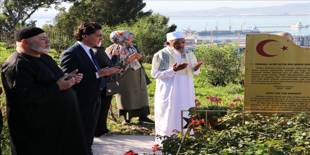 Ebubekir Efendi vefatının 142. yılında Cape Town'daki kabri başında anıldı