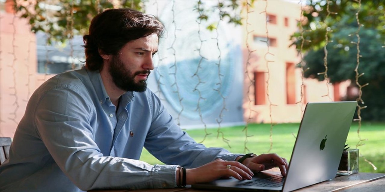 Eğitim için gittiği ABD'de videolu arayüzle iş bulma alışveriş merkezi kurdu