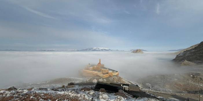 Sisli bir havada İshak Paşa Sarayı