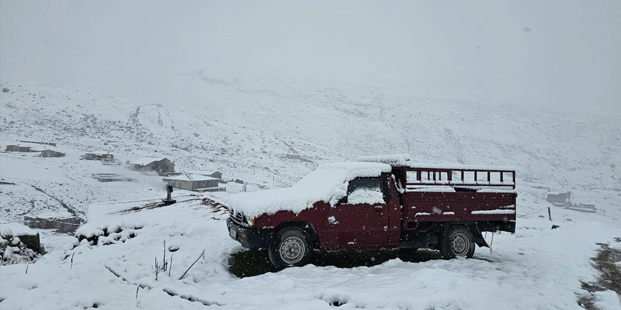Rize, Artvin ve Ardahan'da yüksek kesimlere kar yağdırıldı