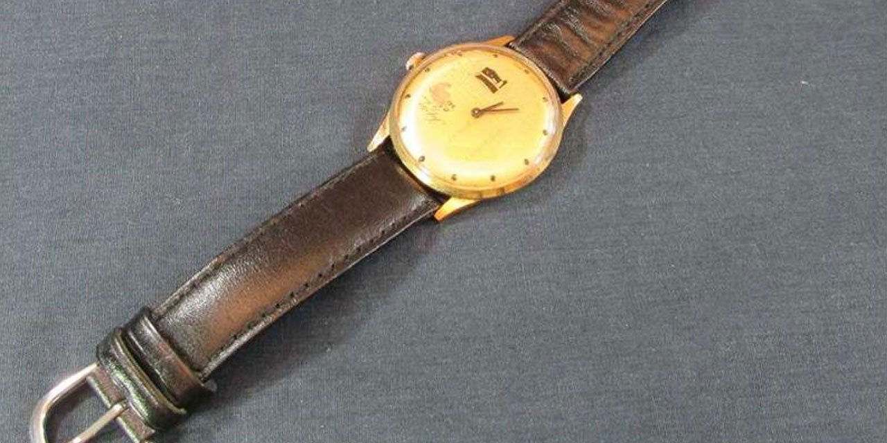 Öğretmenden 10 Mark borç alan Yusuf'un saati