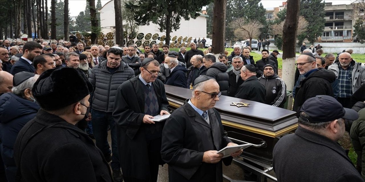 Hayatını Atatürk'ü sevdirmeye adayan Yahudi yazar Benazus, İzmir'de toprağa verildi