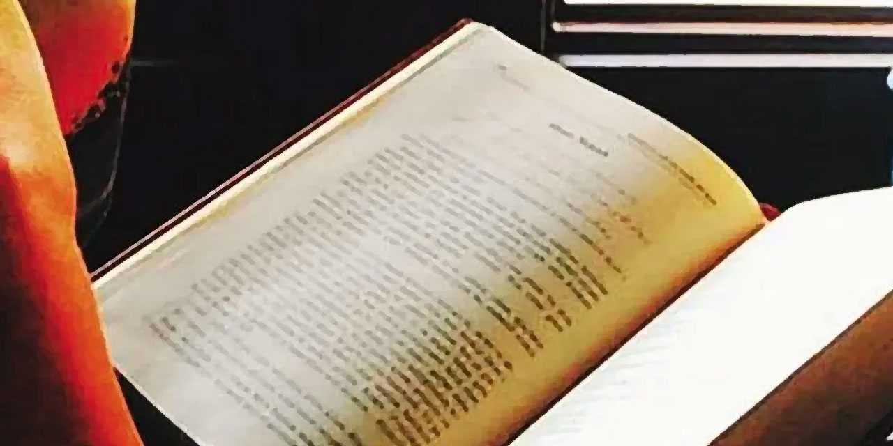 Bediüzzaman: Risale-i Nur'un tam kametine yakışacak murassâ elbise giydirmişsiniz