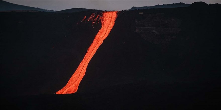 La Palma’daki yanardağda yeni lav çatlakları oluştu
