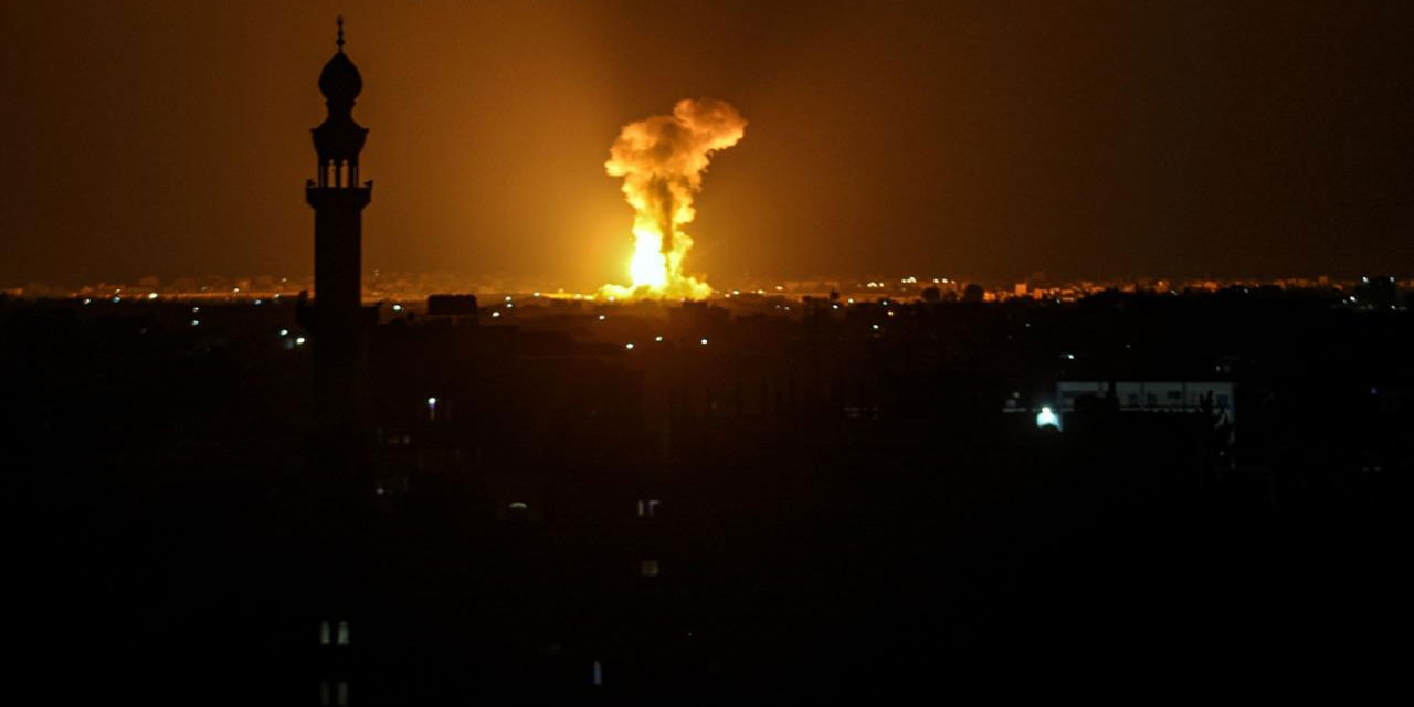 İşgalci İsrail Gazze'yi yine bombaladı çocukların da olduğu 10 kişiyi katletti