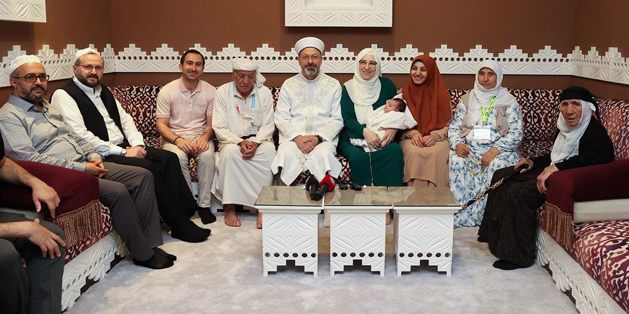 En yaşlı ve en küçük Türk hacı adayları bir araya geldi