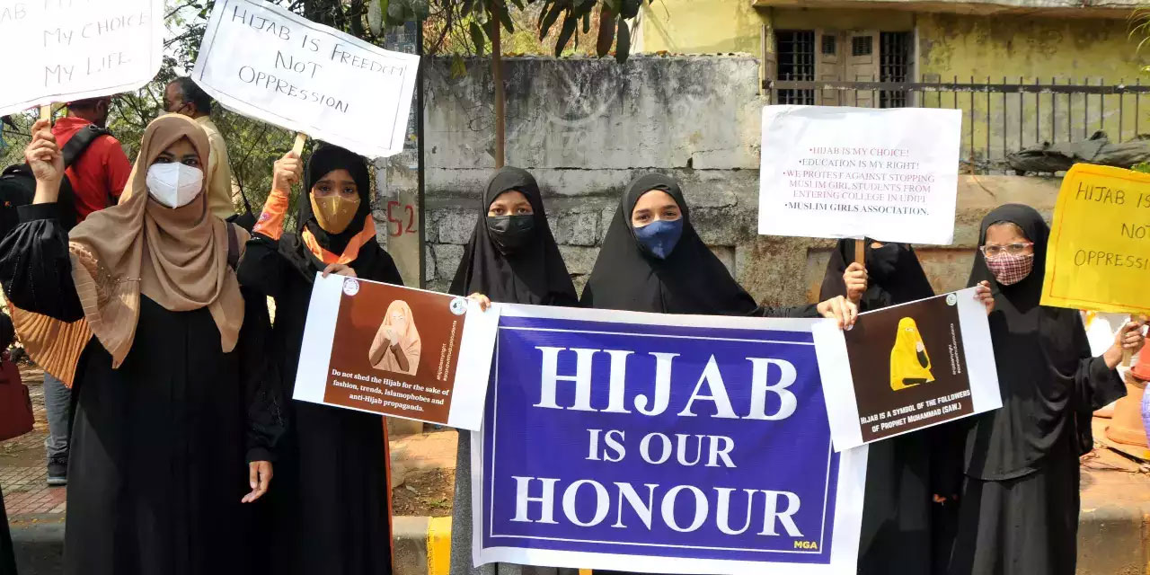 Hindistan'ın Karnataka eyaletinde okullardaki başörtüsü yasağı kalkıyor