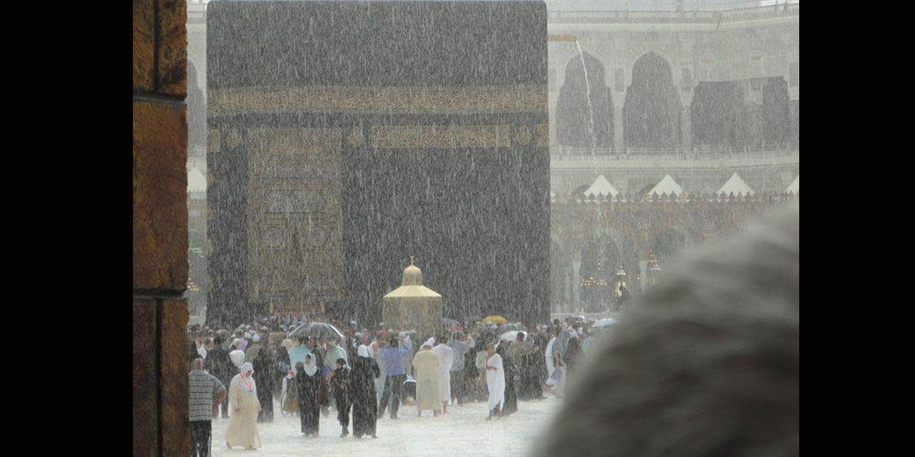 Kabe'de yağmur altında tavaf
