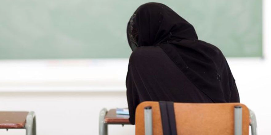 Müslüman kadın 'başörtün karanlık çağların kıyafeti' denilerek lokantaya alınmadı