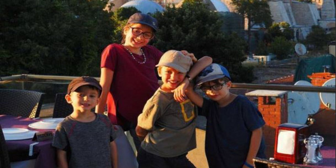 Çocuklarının görme yetisini kaybedeceğini öğrenince dünya turuna çıktılar