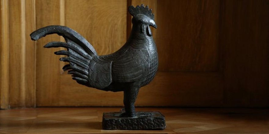 Cambridge Üniversitesi sömürge döneminde çalınan tarihi eseri Nijerya'ya geri veriyor
