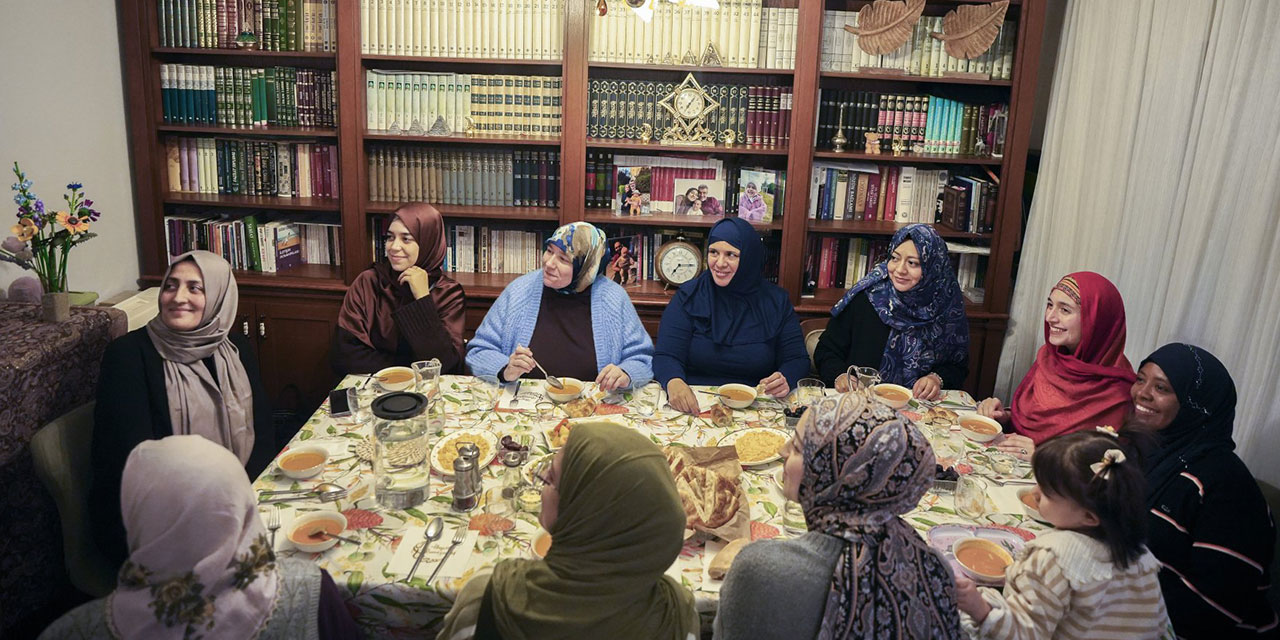 Turistler iftar sofrasında buluştu: 4 gün önce Müslüman oldum