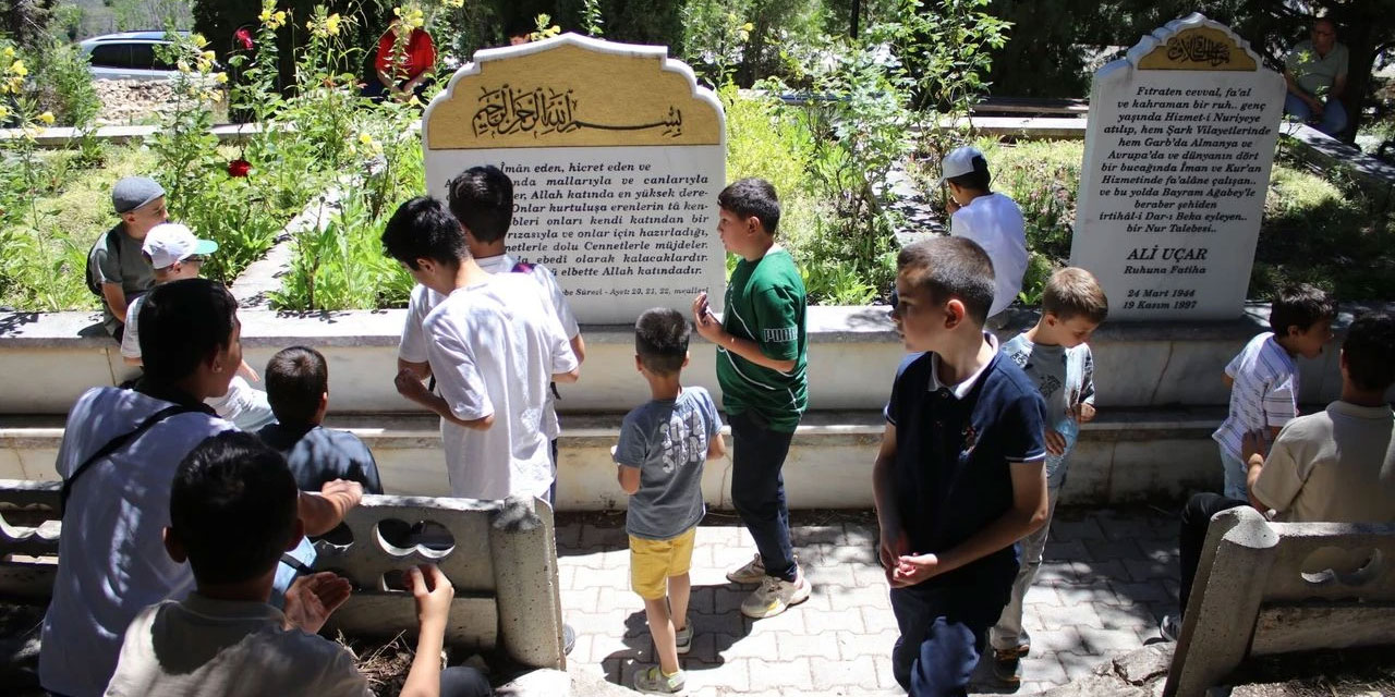 Gençler, Barla'nın manevi değerlerini yerinde gördü