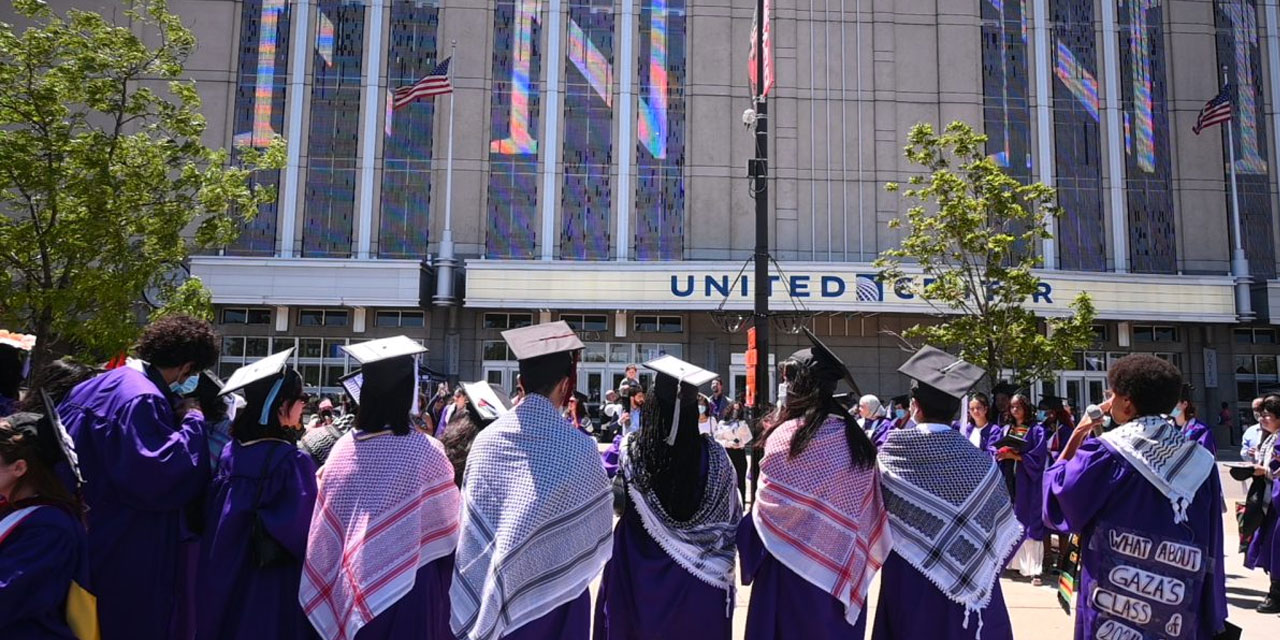 ABD'de Northwestern Üniversitesi öğrencilerinden mezuniyet töreninde Gazze'ye destek