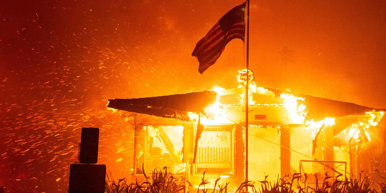 Amerika'nın Los Angeles şehrinde büyük yangın