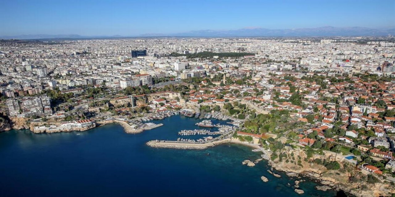 Antalya'ya hava yoluyla gelen turist sayısı 7 milyonu aştı
