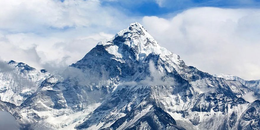 Dünyanın en yüksek meteoroloji istasyonu Everest Dağı'na kuruldu