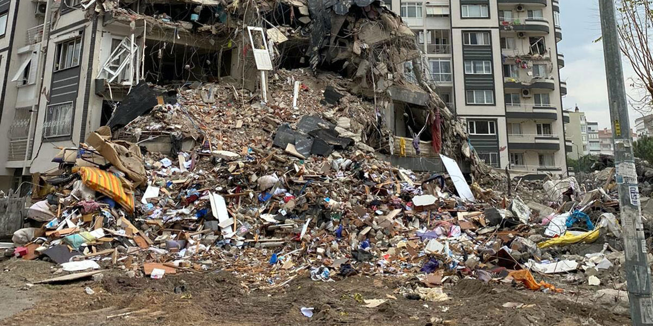 Molozların mimarlığına kim inanır?