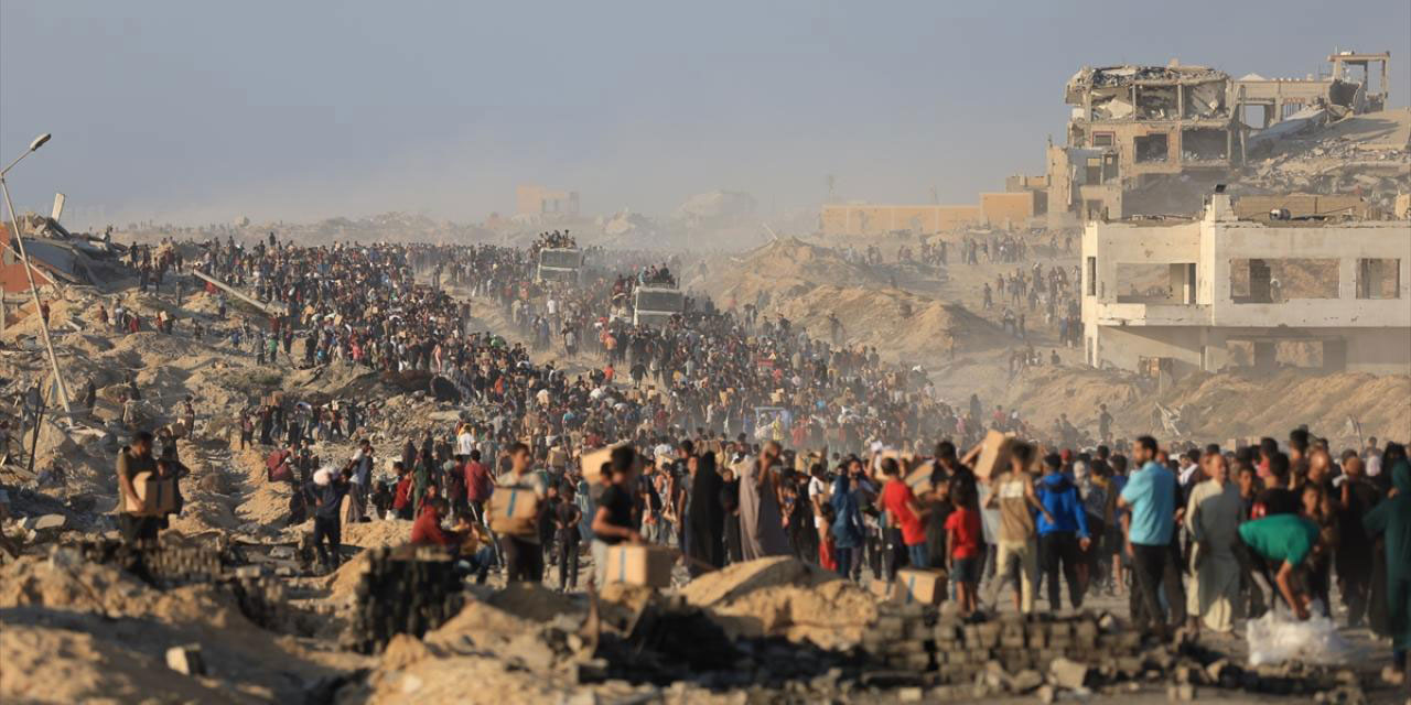 Katil israil, Gazze'de yardım bekleyenlere saldırılarında 450 Filistinliyi katletti