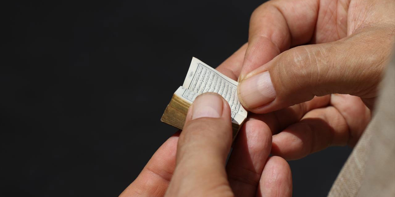 Dededen miras kalan 150 yıllık küçük hacimli Kur'an