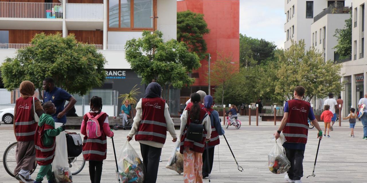 Fransa'nın 19 şehrinde Camiler Arası Temizlik Yürüyüşü etkinliği tapıldı