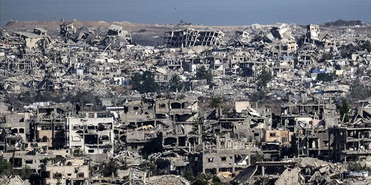 Terörist israil ordusu ateşkese rağmen evlerine dönmeye çalışan 5 Gazzeliyi öldürdü