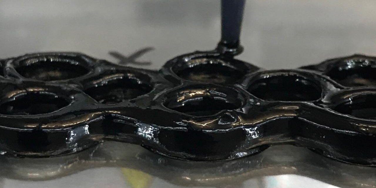 Mısır nişastası ve su ile darbe aldıkça sertleşen malzeme geliştirildi