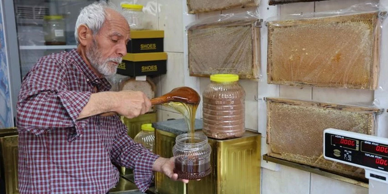 Örnek esnaf Balcı Nusret amcanın gündem olan hassasiyeti