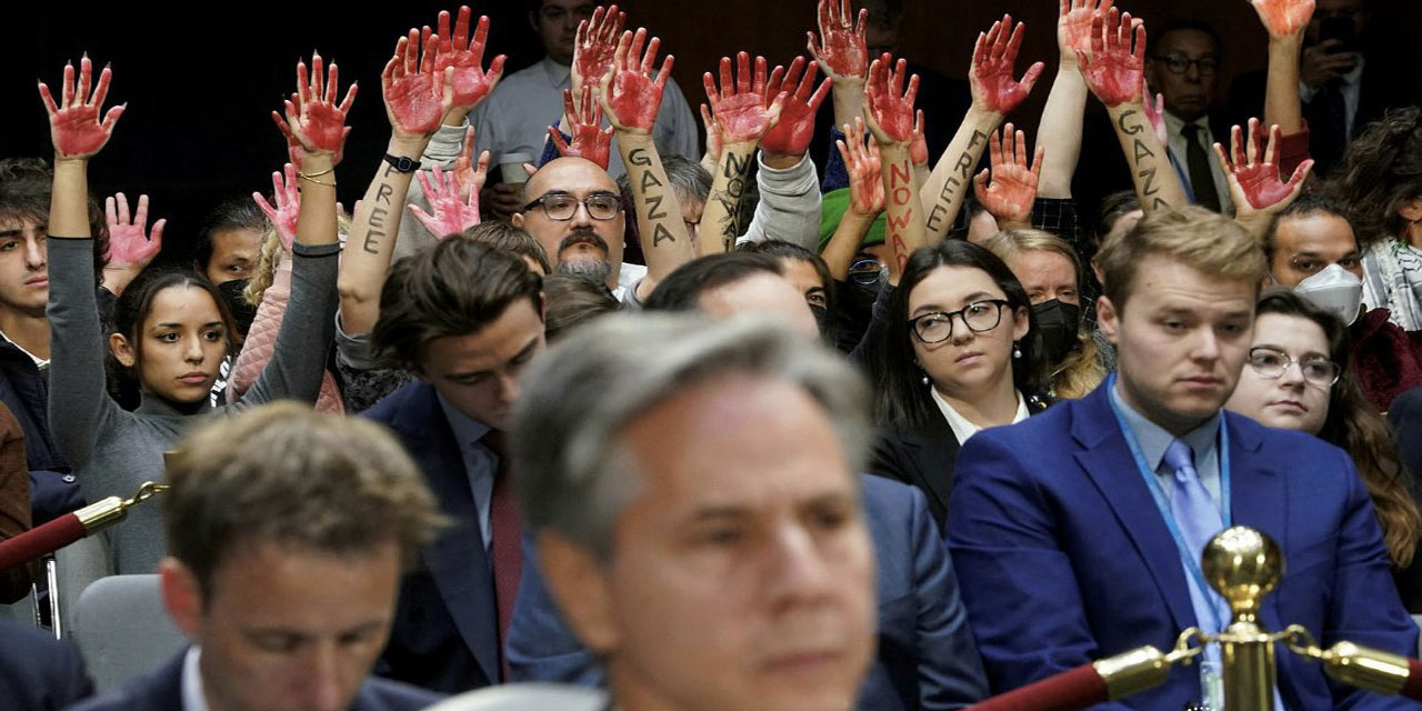 Eli kanlı ABD Dışişleri Bakanı Blinken'a Gazze protestosu: Soykırım bakanı