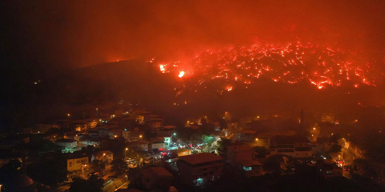 Bursa'da ormanlık alanda çıkan yangına müdahale sürüyor