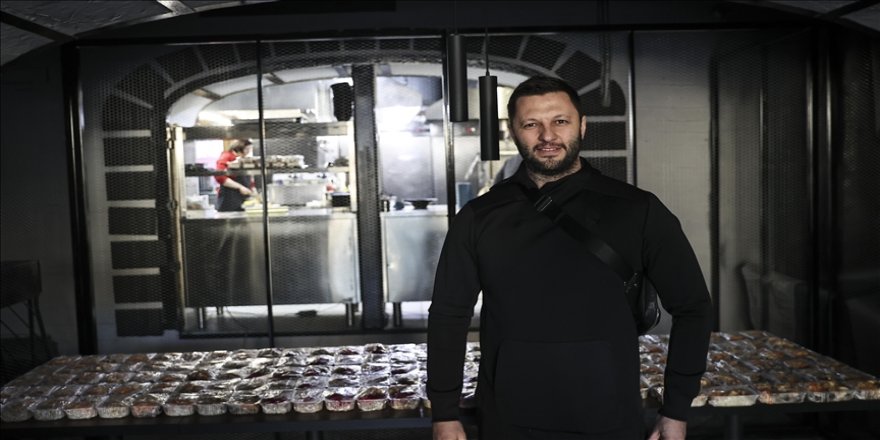 Kiev'deki Türk iş adamı her gün 1000 kadar Ukraynalıya ücretsiz yemek dağıtıyor
