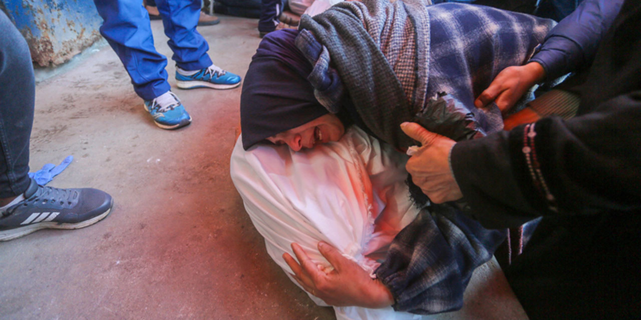 Katil İsrail Gazze'de son 5 günde 70 çocuk öldürdü