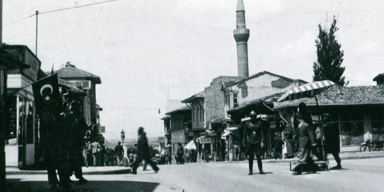 Bediüzzaman talebesine defalarca söyledi: Selahattin korkma!