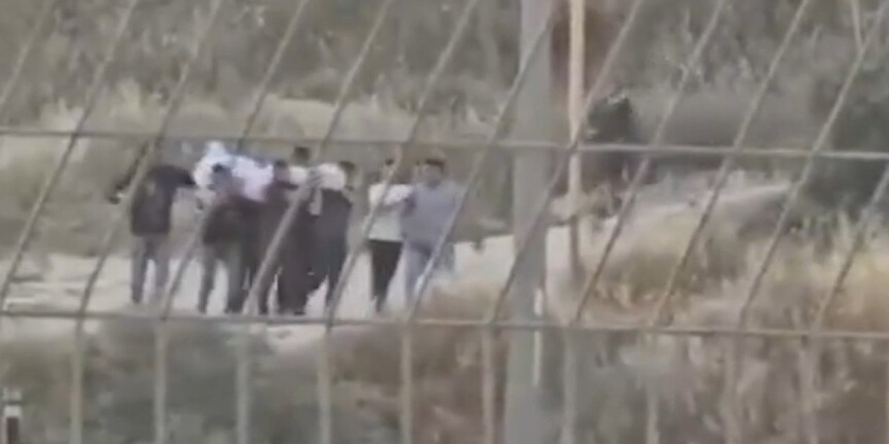 Terörist israil, Filistinli bir aileye oğullarının naaşını mezarından zorla çıkarttı