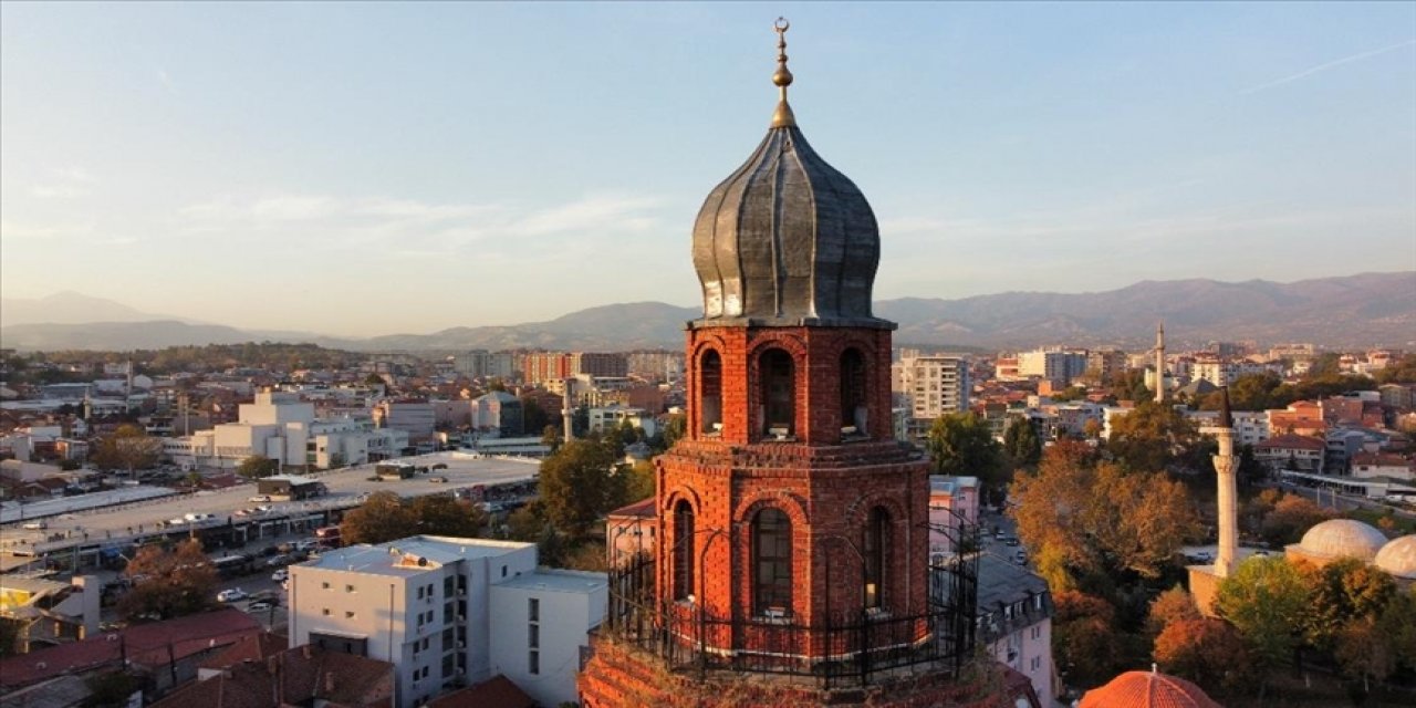 Kuzey Makedonya'da Osmanlı dönemine ait saat kulesi yüzyıllardır ayakta