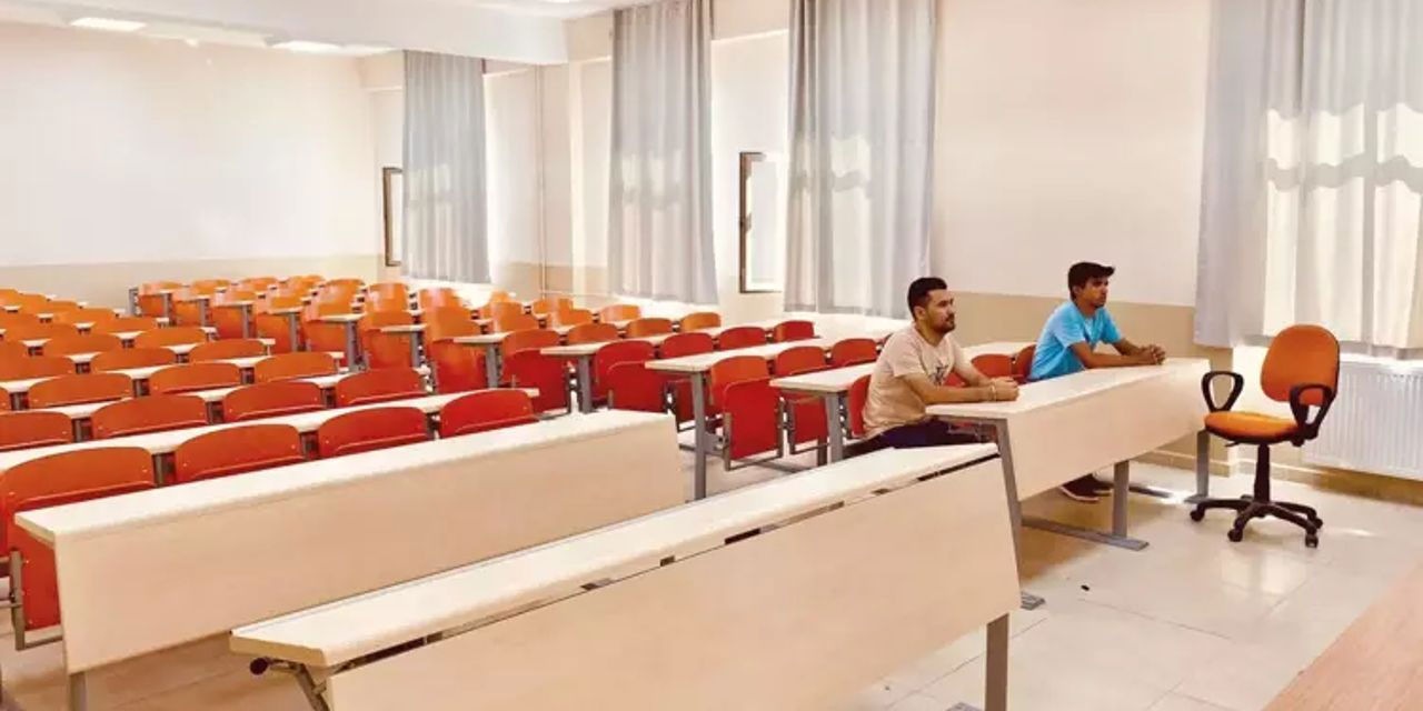 Eğitim fakülteleri gözden düştü: 2 öğrenciye 17 hoca