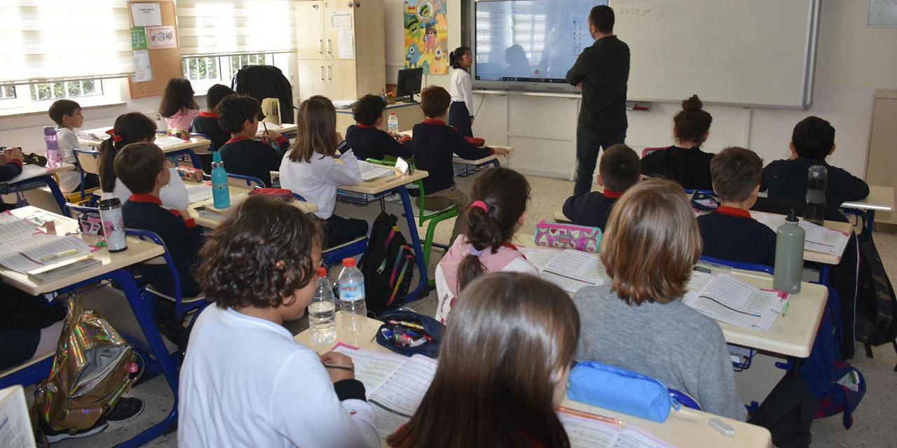 Liselerde 'adab-ı muaşeret', ortaokullarda 'görgü kuralları' dersi müfredata alındı