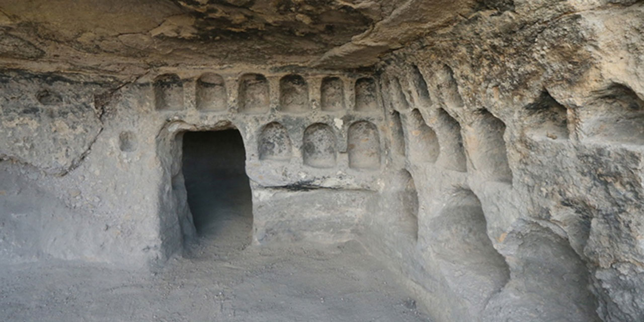 Kars'ta bulunan Anadolu'nun ilk kaya mescidi ziyarete açıldı