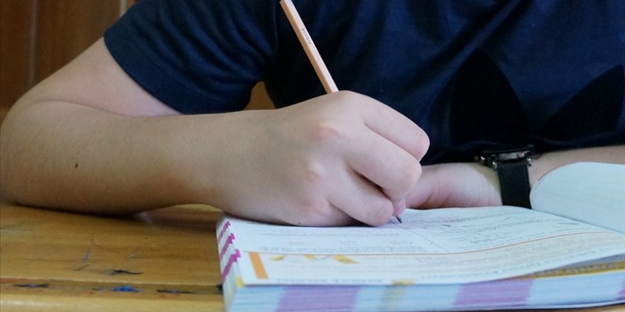 LGS kapsamındaki merkezi sınav, bu pazar 17 bin 915 okulda yapılacak