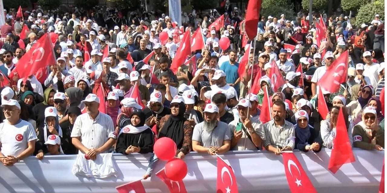 Aileler LGBT dayatmasına karşı yürüdü