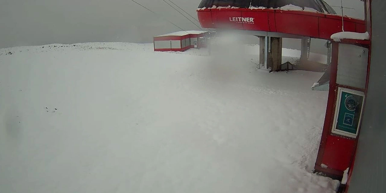 Erciyes'in yüksek kesimlerinde kar kalınlığı 30 santimetre ölçüldü